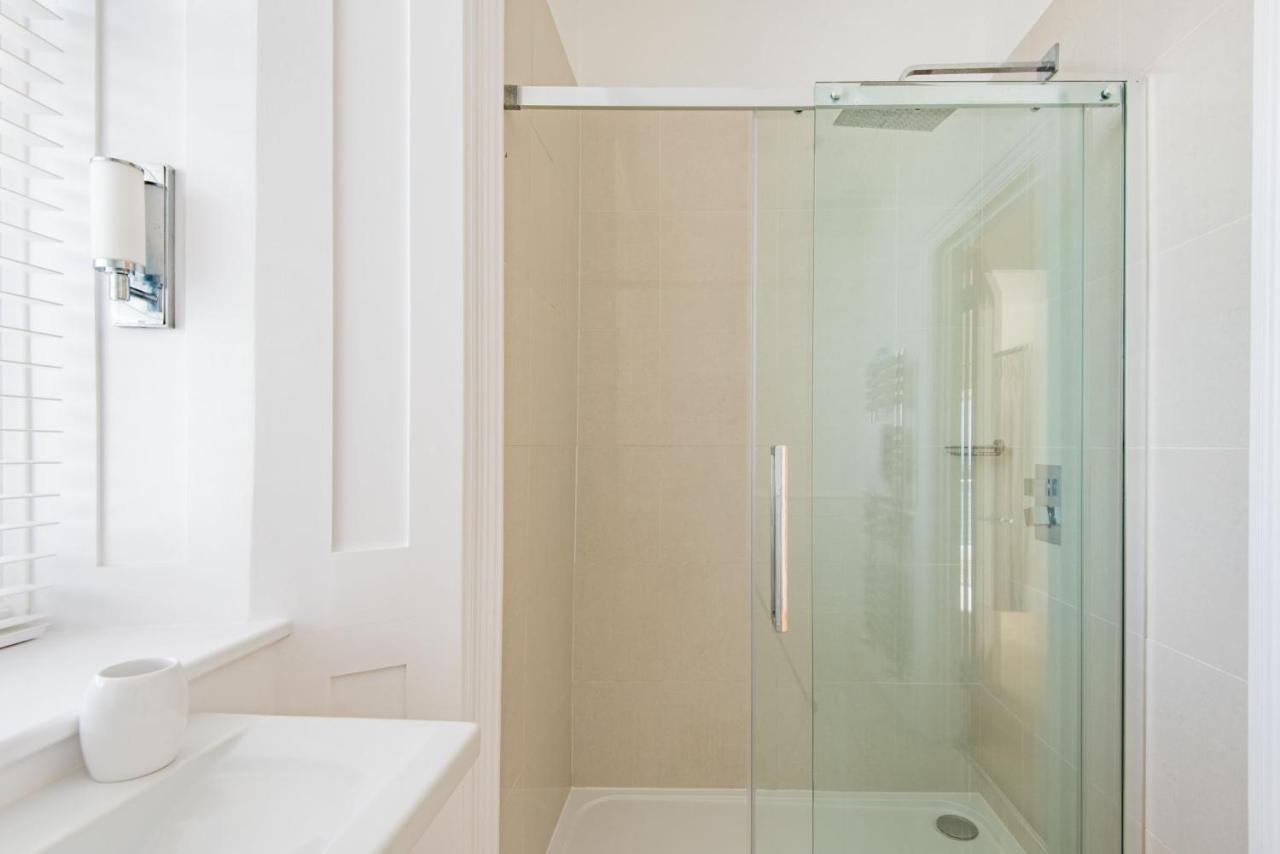 Abbots Cliff House By Bloom Stays Hougham Bagian luar foto